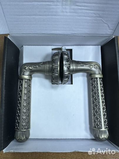 Дверная ручка