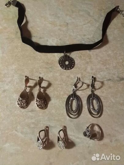 Серебряные серьги, кольцо, чокер
