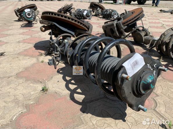 Амортизатор передний левый Hyundai Tucson 3