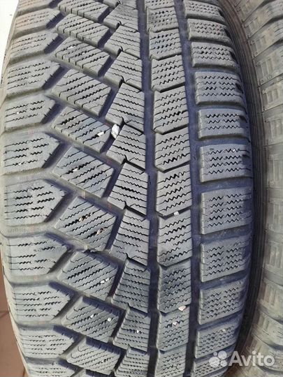 Gislaved Nord Frost 200 SUV 215/65 R16 102T