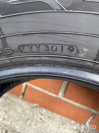 Yokohama Ice Guard IG55 215/65 R16 102