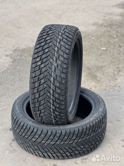 Zmax Winternova Stud II 235/35 R19 97U