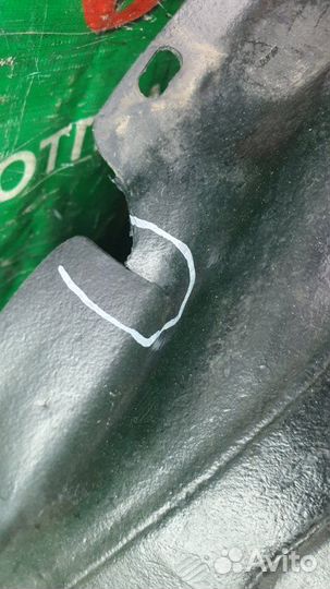 Подкрылок передний правый Toyota Windom MCV21