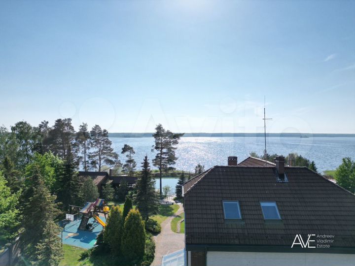 Дом 700 м² на участке 100 сот.