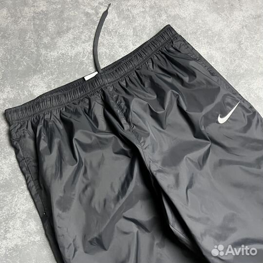 Нейлоновые штаны nike
