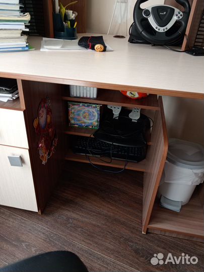 Компьютерный стол
