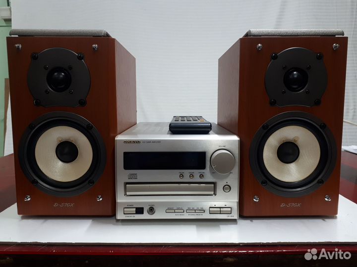 Музыкальный центр onkyo CR182ii