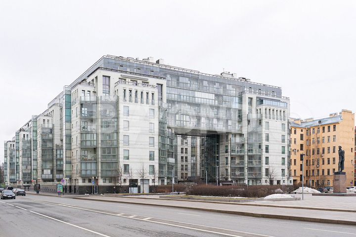 5-к. квартира, 184,3 м², 8/9 эт.