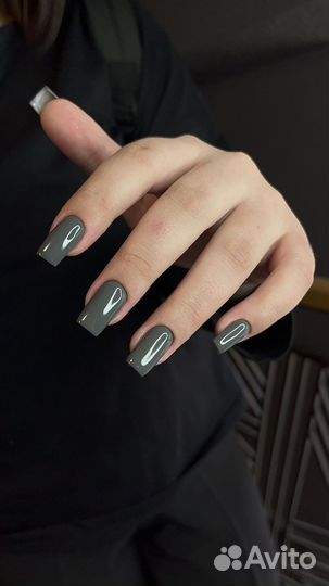 Модель на маникюр