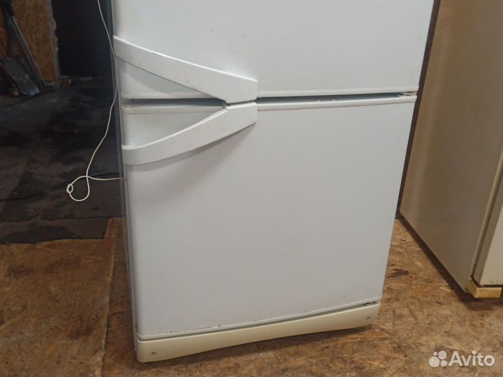 Холодильник indesit