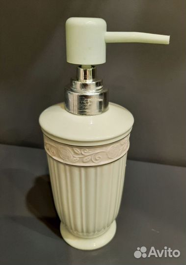 Дозатор для жидкого мыла