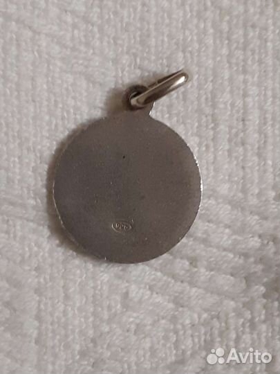 Серебряное кольцо и кулон