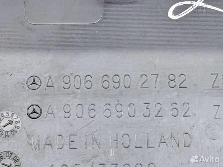 Молдинг крыла левый w906 Sprinter 651.955