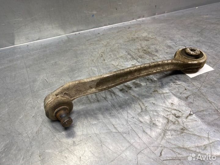 Рычаг передний верхний правый передний Volkswagen