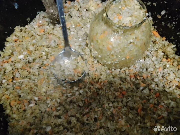 Щи крашенные в деревянной бочке