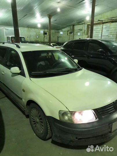 Volkswagen Passat 1.9 МТ, 1999, битый, 250 000 км