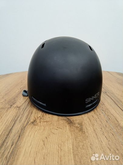 Шлем горнолыжный