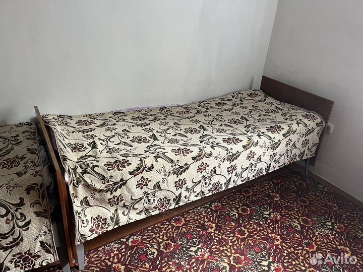 Кровать с матрасом