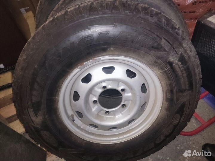 Goodyear Wrangler AT Adventure 235/85 R16 и 235/85 R16 120Q