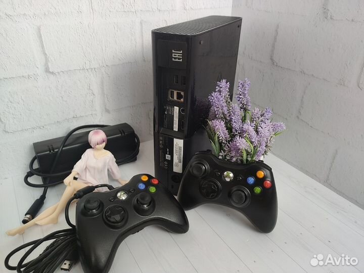 Microsoft Xbox 360 E 500 гб HDD