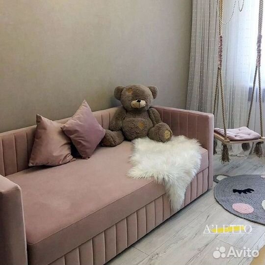 Детская кровать с мягкими бортиками