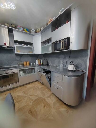 2-к. квартира, 60,5 м², 10/16 эт.