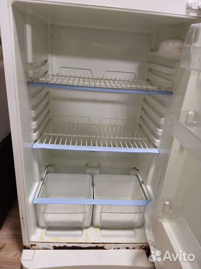 Холодильник бу indesit