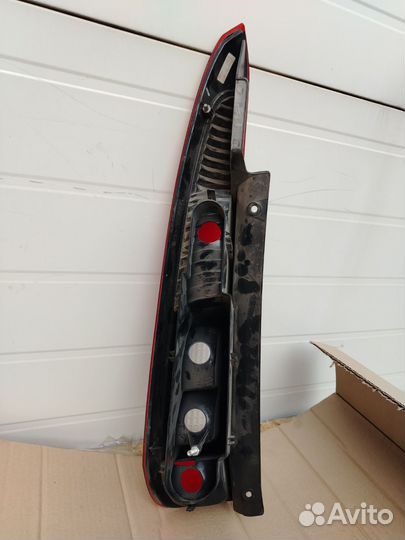 Фонарь задний правый Ford Fusion 1383603