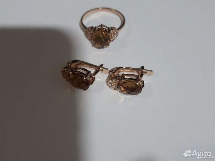 Гарнитур с султанитом(серьги и кольцо)