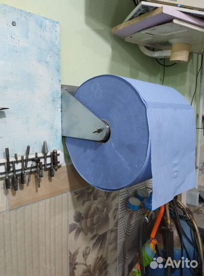 Настенный диспенсер