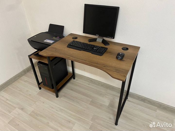 Письменный стол / Компьютерный стол