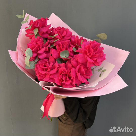 Яркие розовые французские розы