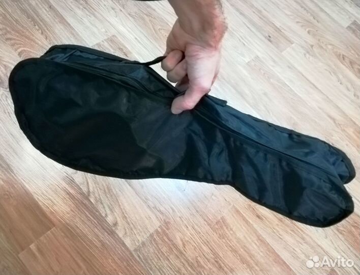 Гитара с чехлом