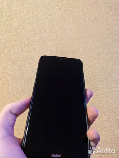 Телефон Xiaomi Redmi 8 4/64