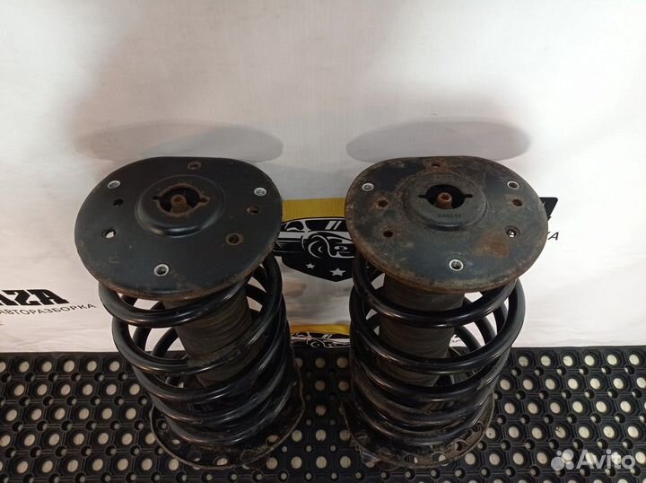 Стойки амортизаторов передние (комплект)