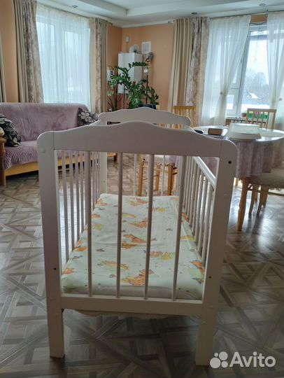 Детская кроватка