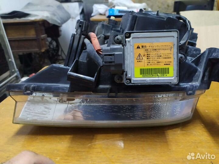 Фара nissan x-trail t30 правая ксенон