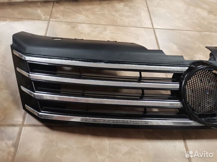 Решетка радиатора VW Passat B7 2012 верх