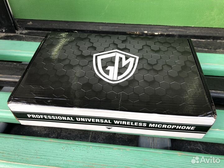 Беспроводные вокальные микрофоны G-Mark X220U