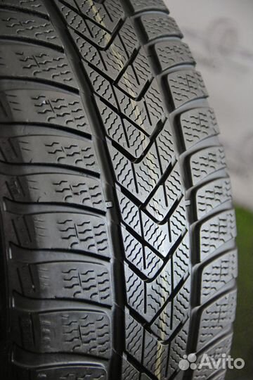 Pirelli Winter Sottozero 3 235/40 R19 96V