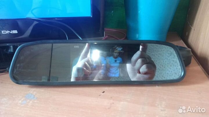 Зеркало заднего вида с монитором