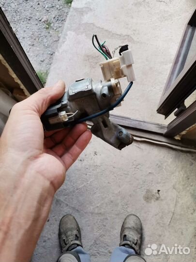 Замок зажигания toyota corolla Филдер