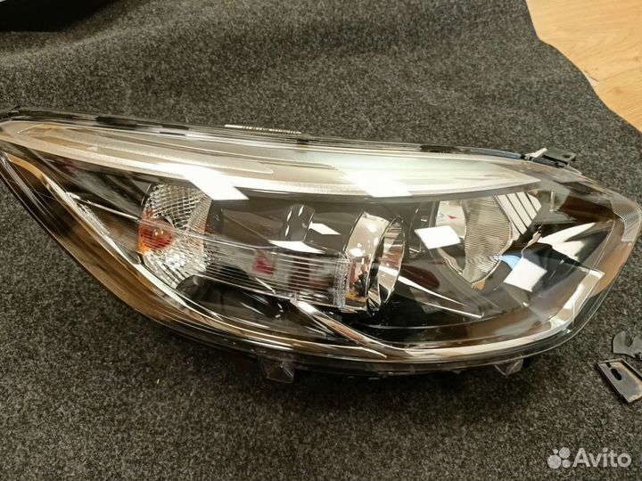 Фара правая renault kaptur
