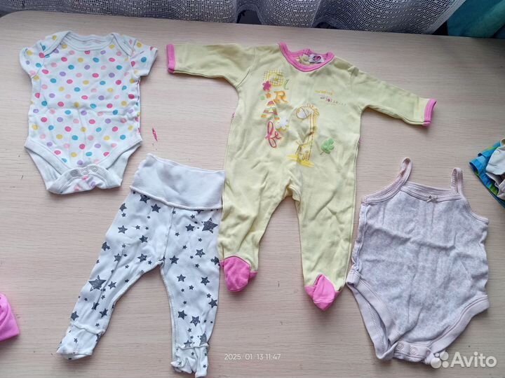 Два больших пакета одежды. 0-3 месяца