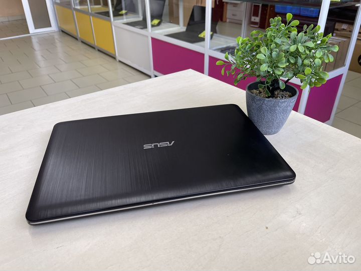 Ноутбук Asus/Core i3/8GB/920M/SSD