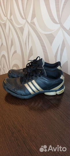 Кроссовки adidas