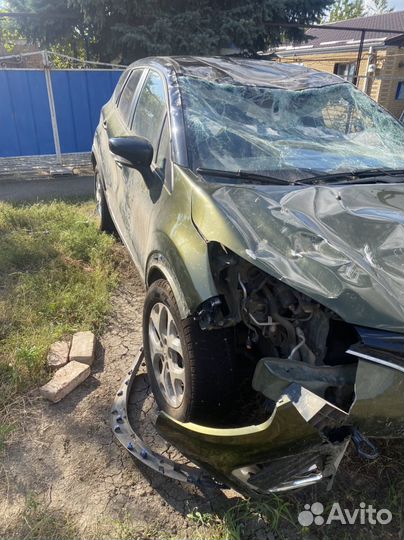 Renault Kaptur 2.0 МТ, 2016, битый, 120 000 км