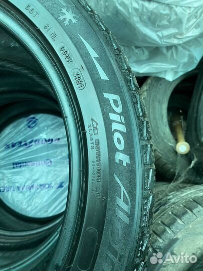 Michelin Alpin 4 255/45 R19 и 285/40 R19