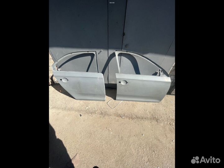 Дверь Skoda Rapid 2012