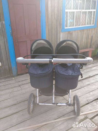 Коляска для двойни